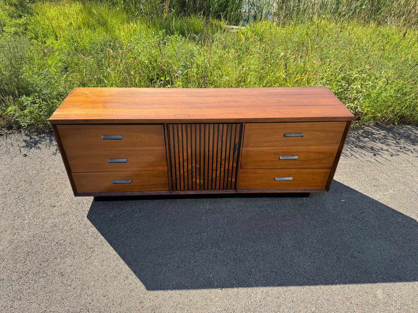 Bassett “Plymouth” Nine-Drawer Dresser – Newly Refinished Midcentury Classic