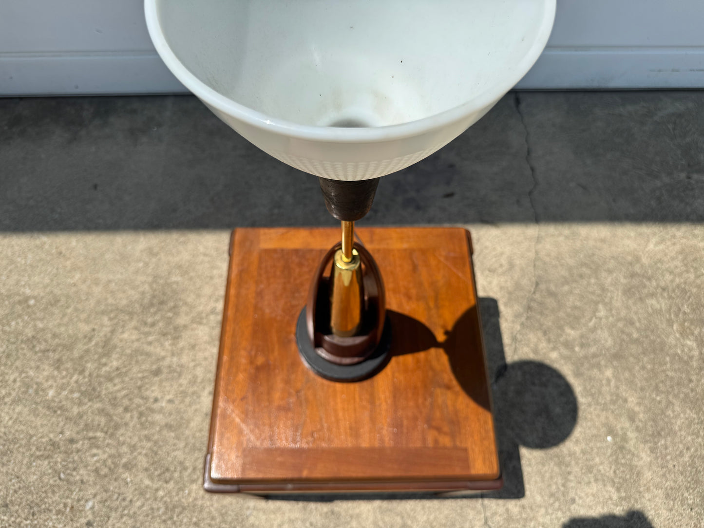 Lipstick-Shape Walnut & Gold Table Lamp – Vintage Midcentury Lighting