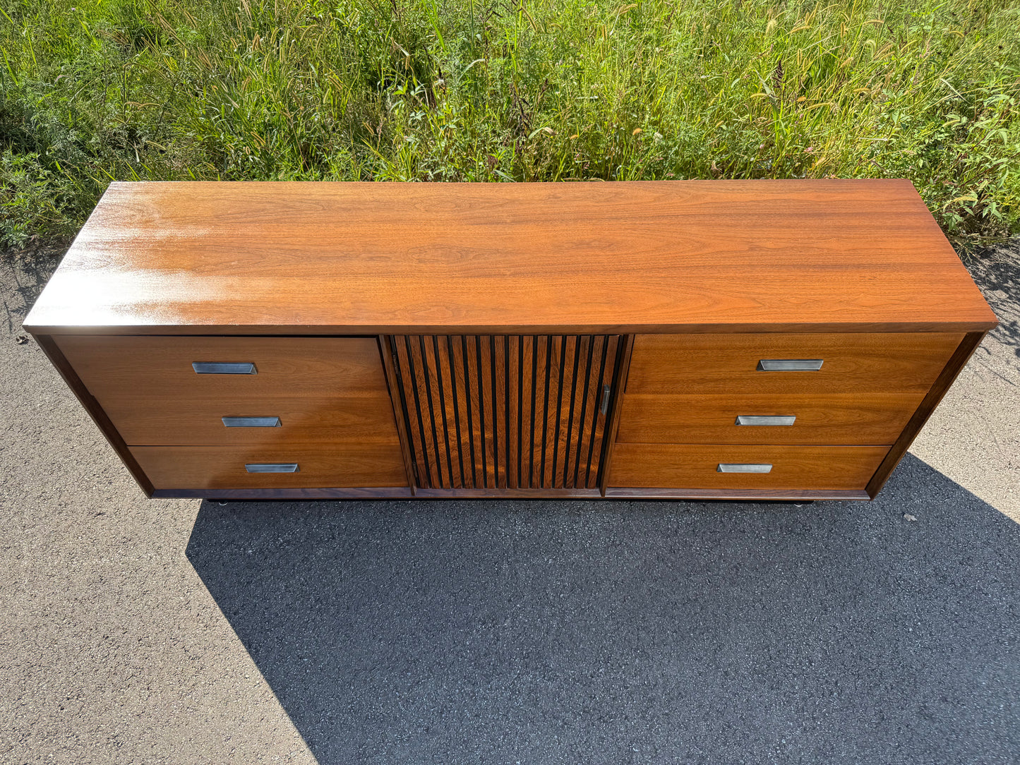 Bassett “Plymouth” Nine-Drawer Dresser – Newly Refinished Midcentury Classic