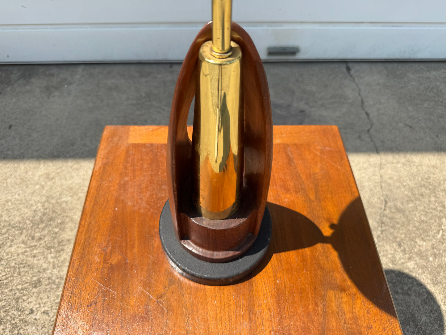 Lipstick-Shape Walnut & Gold Table Lamp – Vintage Midcentury Lighting