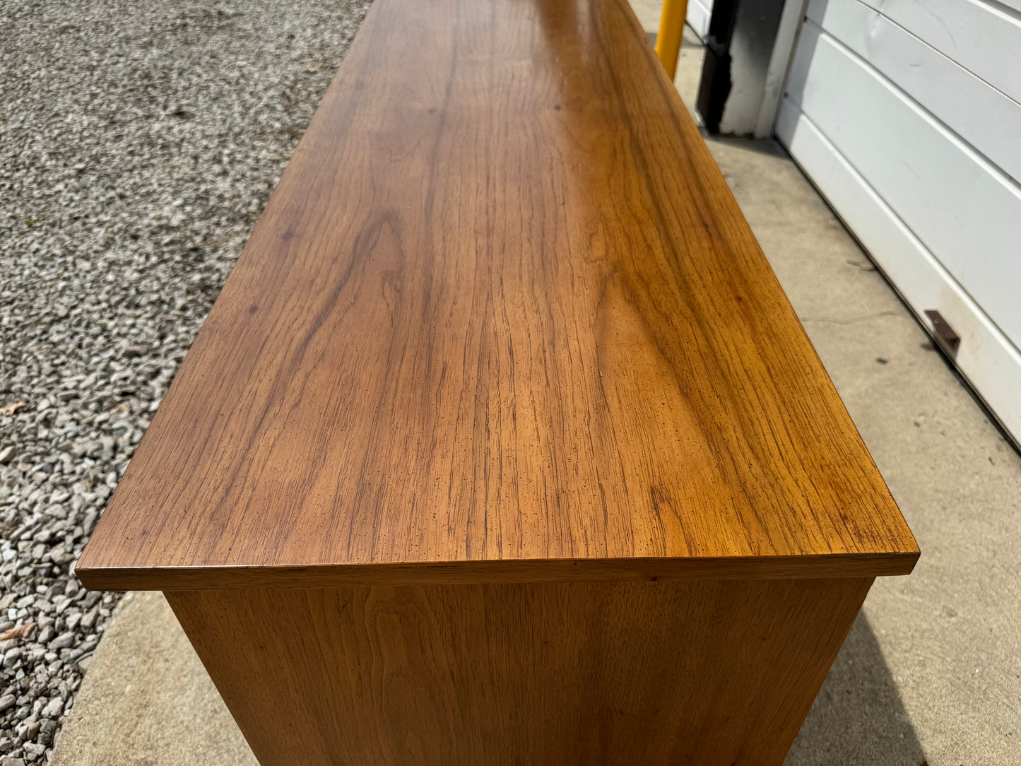 Nine-Drawer Dixie Dresser – Light Pecan/Walnut with Speckled Finish