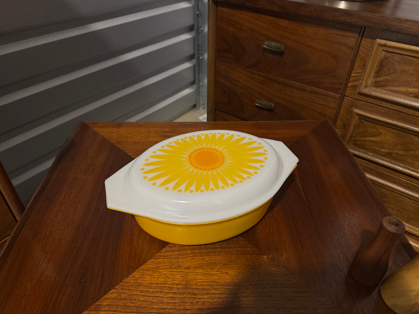 Pyrex Daisy Sunflower Oval Casserole