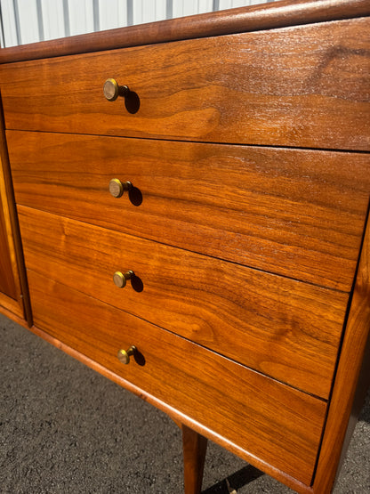 Drexel Kipp Stewart Long Dresser – 12 Drawer