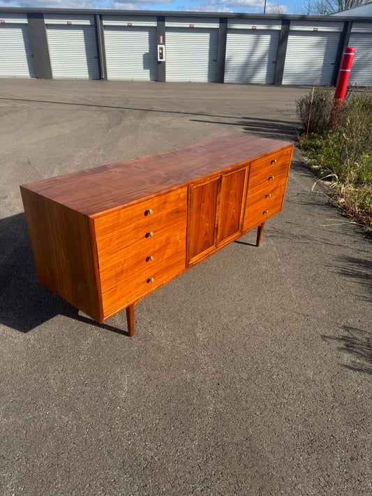 Drexel Kipp Stewart Long Dresser – 12 Drawer