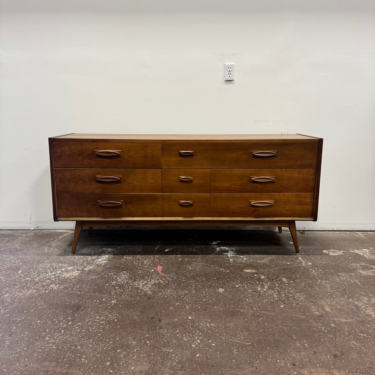 United Furniture Corporation Nine-Drawer Long Dresser with Mirror