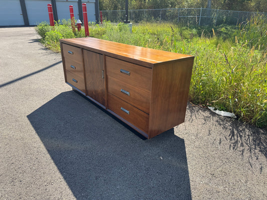 Bassett “Plymouth” Nine-Drawer Dresser – Newly Refinished Midcentury Classic