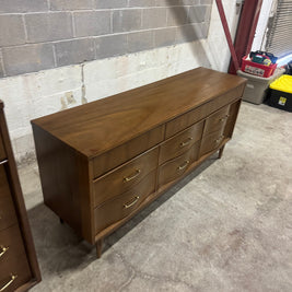 Bassett Dresser Set