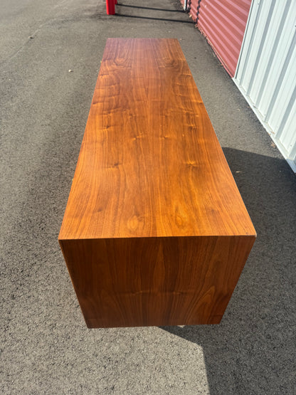 Drexel Kipp Stewart Long Dresser – 12 Drawer