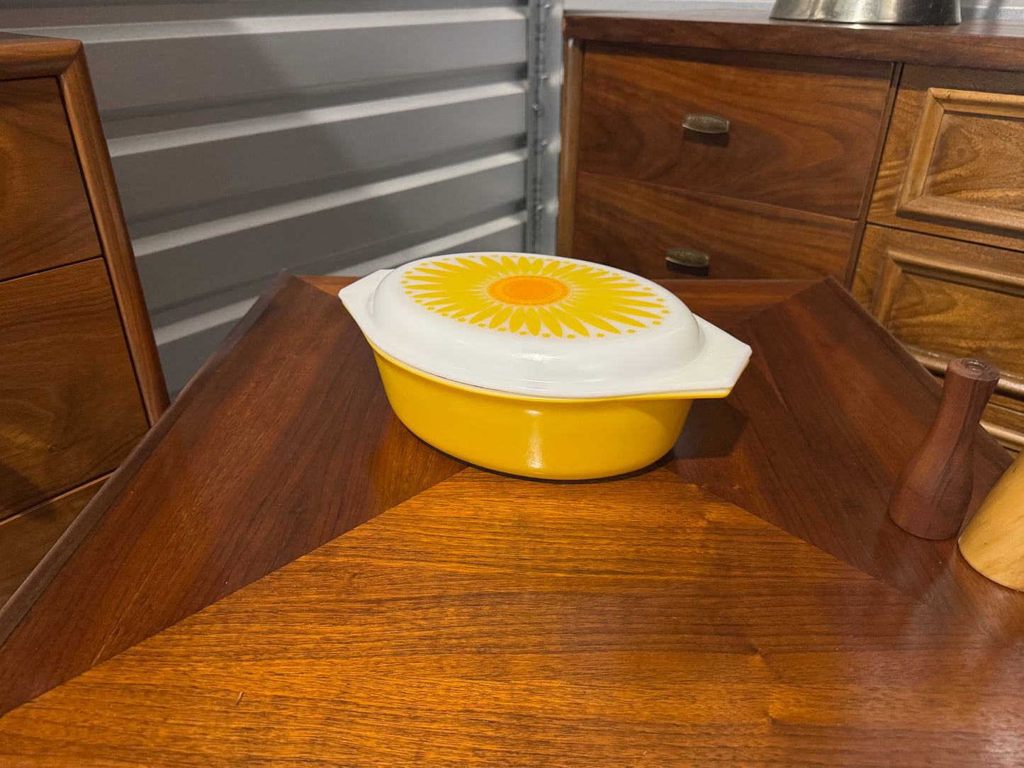 Pyrex Daisy Sunflower Oval Casserole