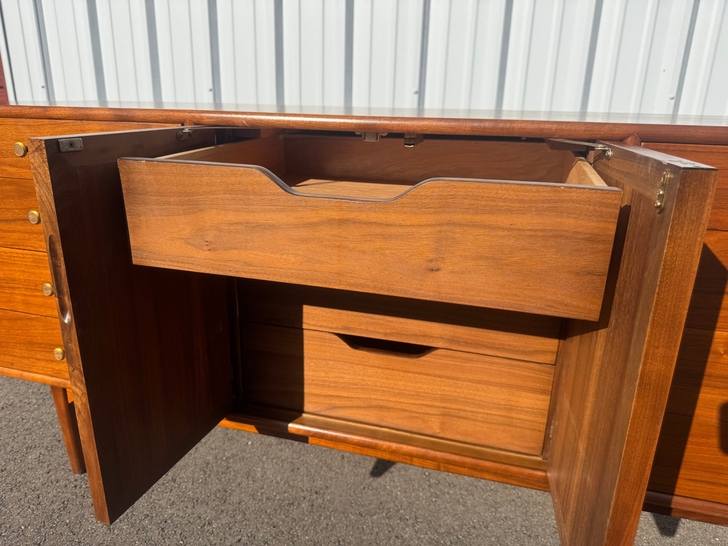 Drexel Kipp Stewart Long Dresser – 12 Drawer