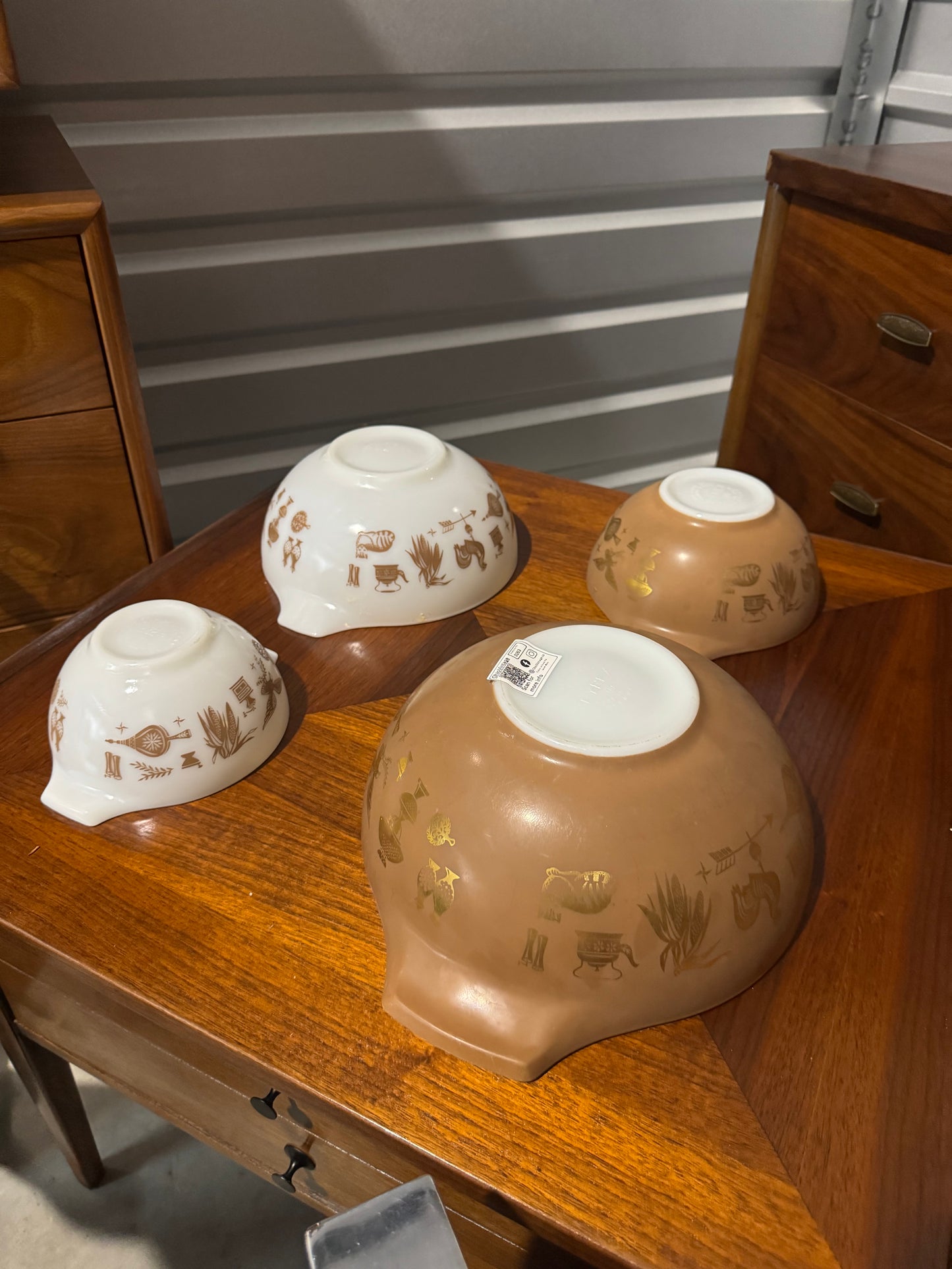 Pyrex Early American Cinderella Nesting Bowl Set (Set of 4)