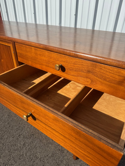 Drexel Kipp Stewart Long Dresser – 12 Drawer