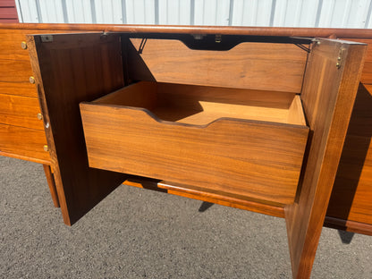 Drexel Kipp Stewart Long Dresser – 12 Drawer