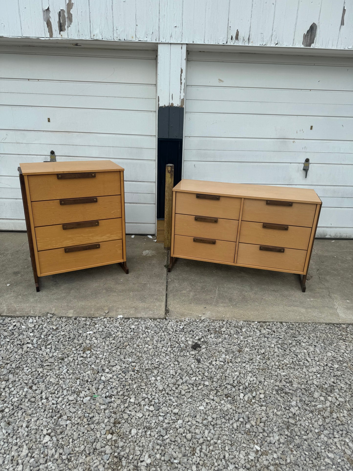 Midcentury Birch Five-Drawer Chest of Drawers - Dark Walnut Accented Legs, Resembling Milo Baughman Design
