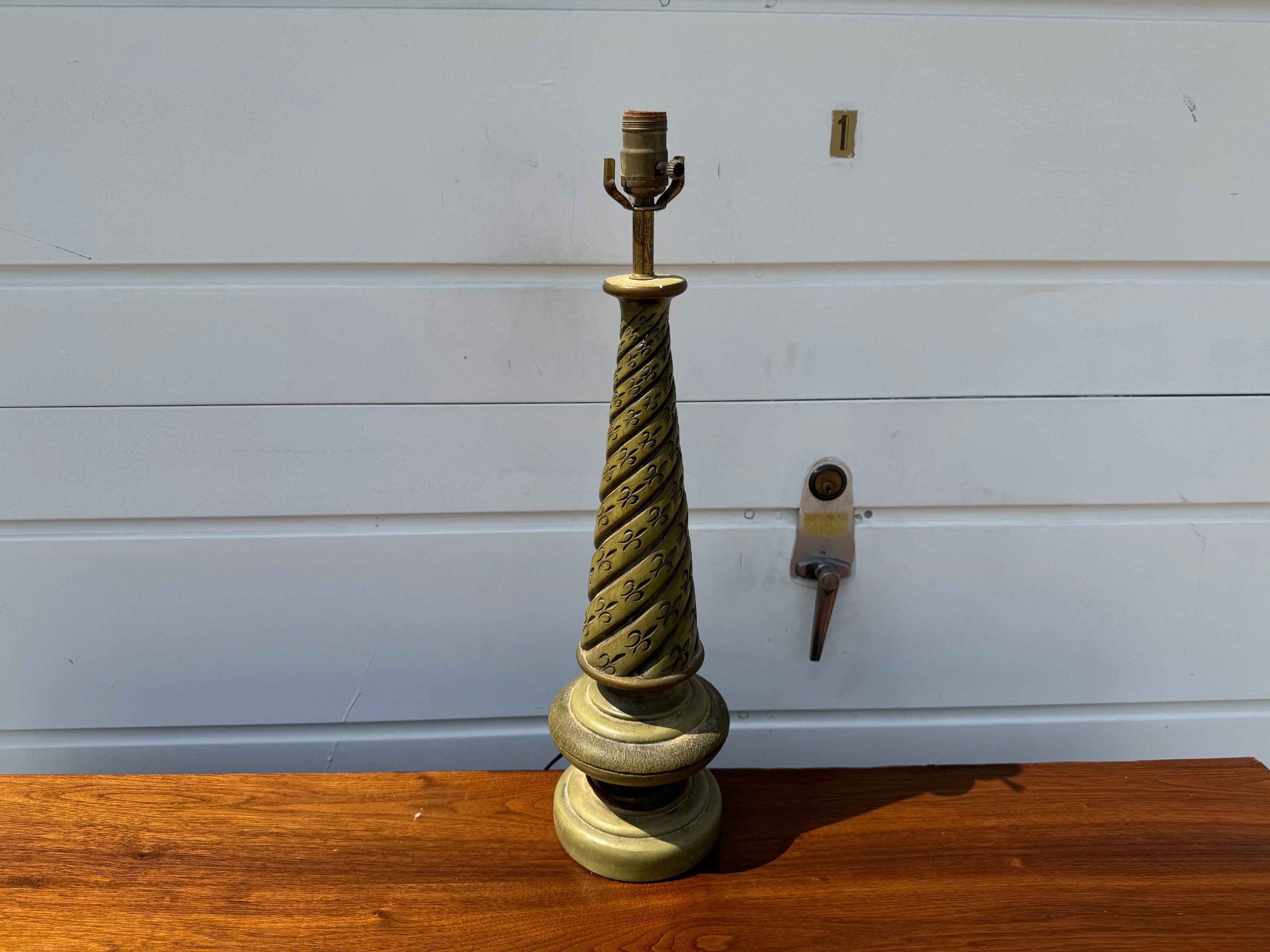 Saint Symbol – Green Table Lamp ✨