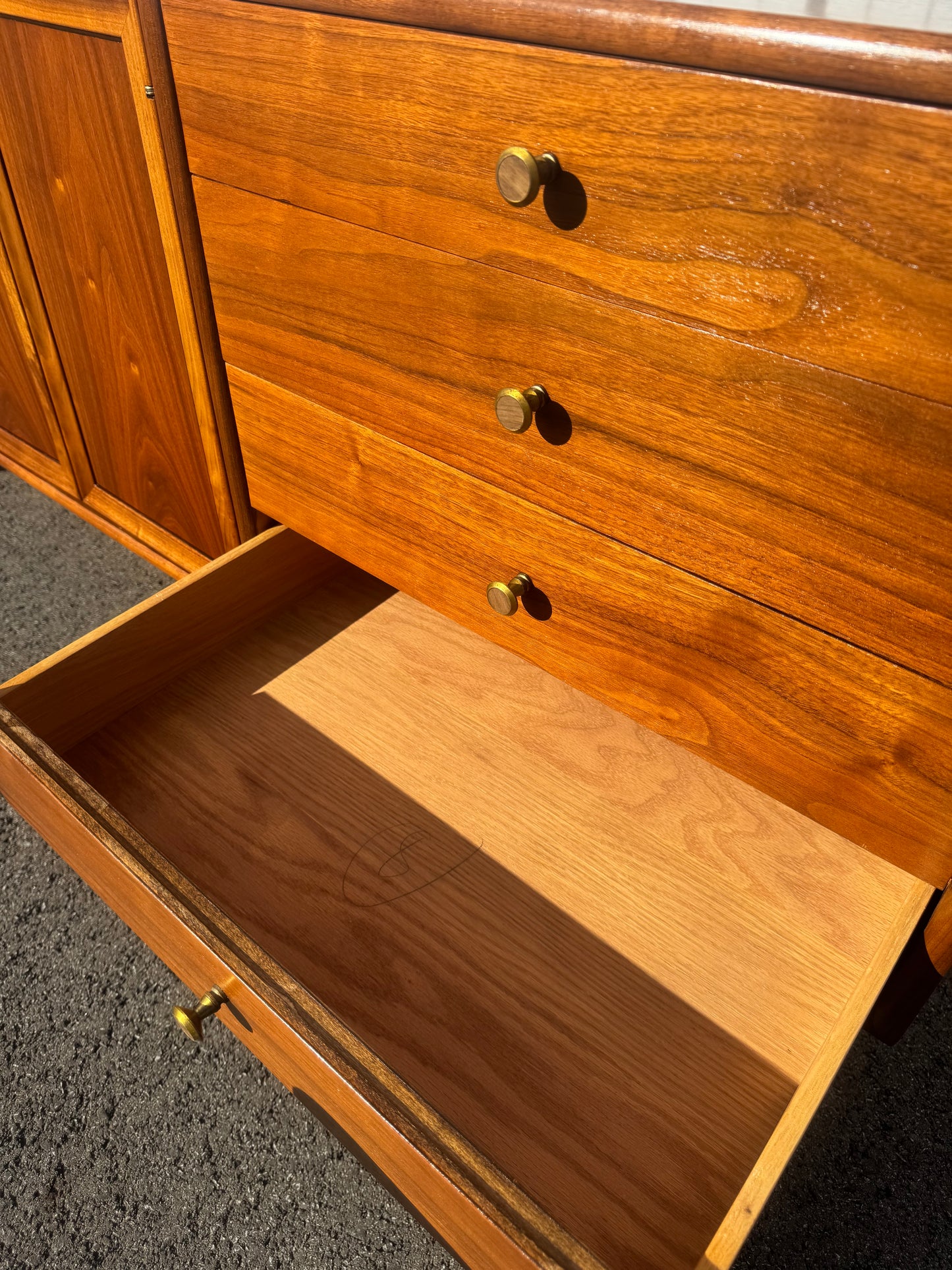 Drexel Kipp Stewart Long Dresser – 12 Drawer