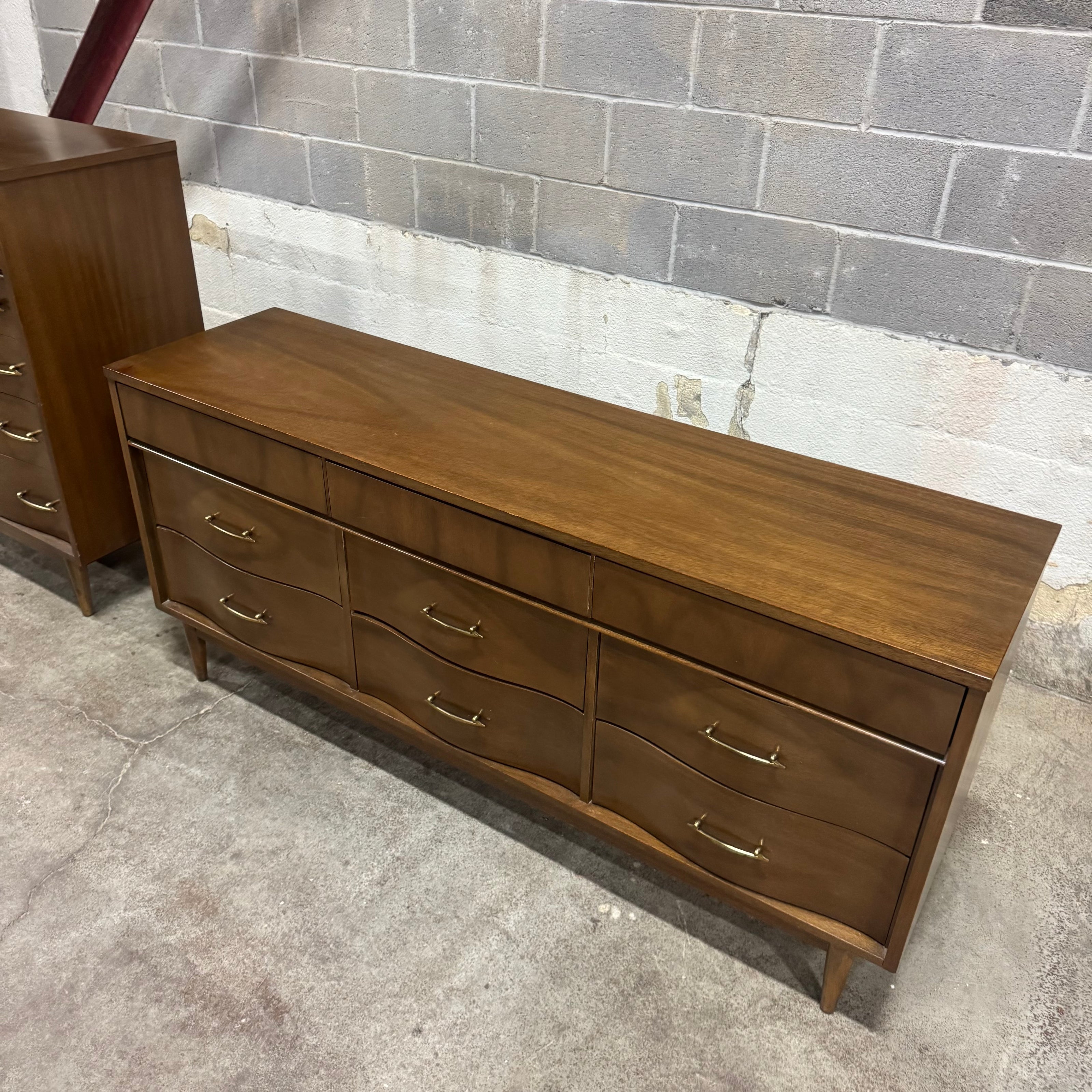Bassett Dresser Set