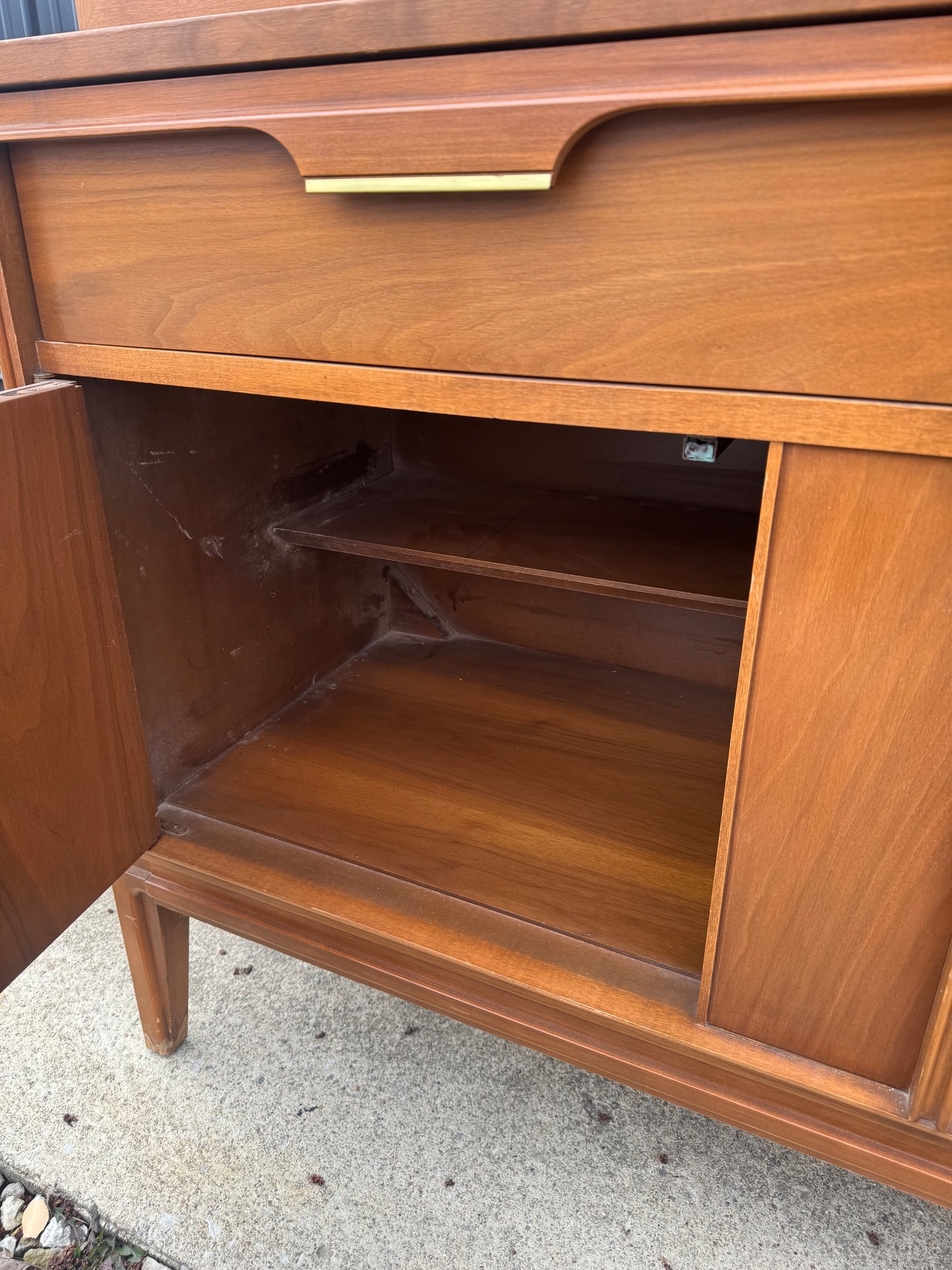 Basic-Witz Midcentury Two-Piece Hutch