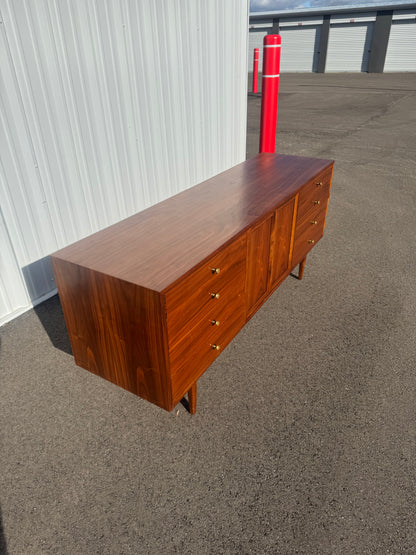 Drexel Kipp Stewart Long Dresser – 12 Drawer