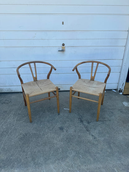 Pair of Vintage Wishbone Chairs with Woven Seats – Iconic Midcentury Design