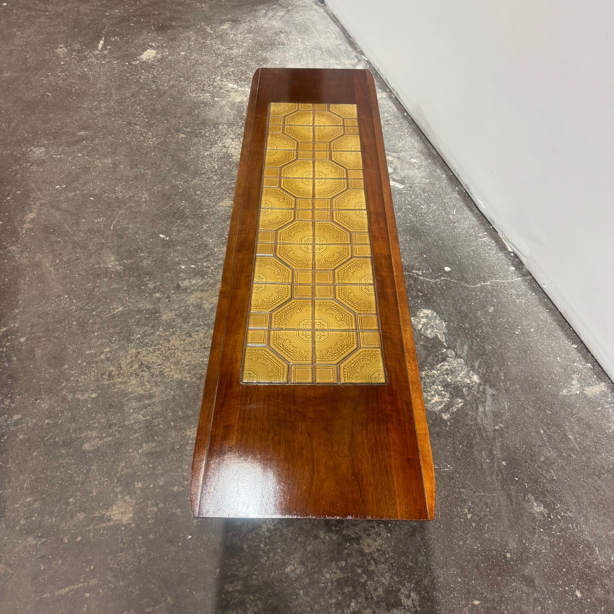 Lane Cosmopolitan Ceramic Tile Inlay Coffee Table