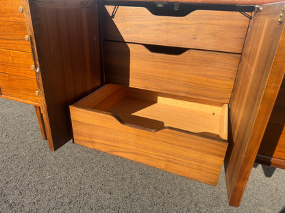 Drexel Kipp Stewart Long Dresser – 12 Drawer