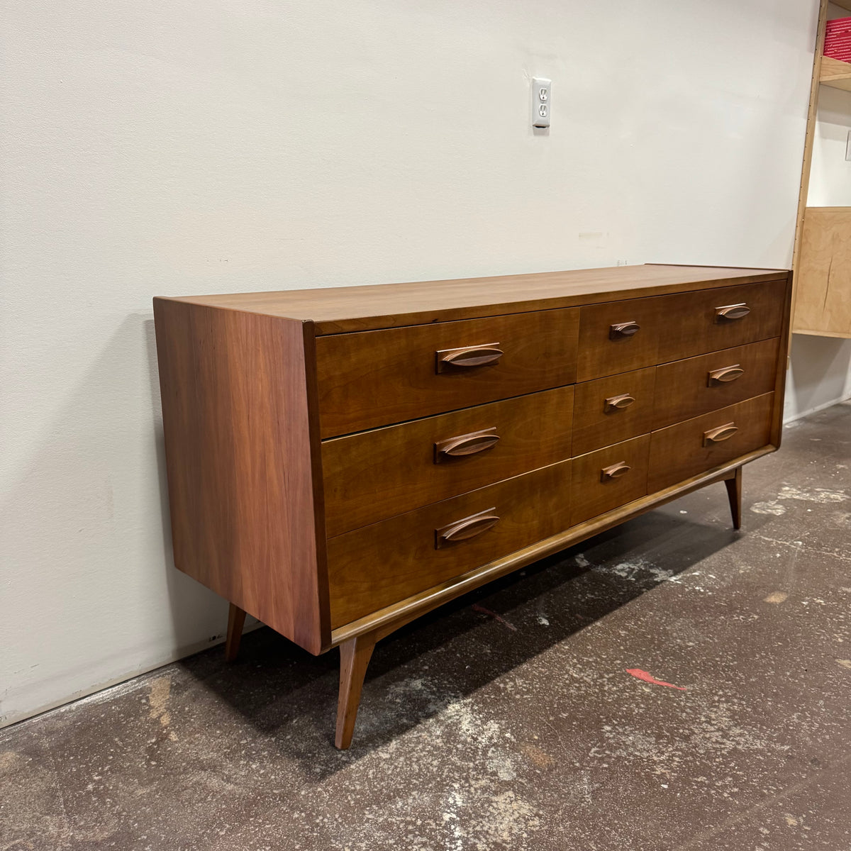 United Furniture Corporation Nine-Drawer Long Dresser with Mirror