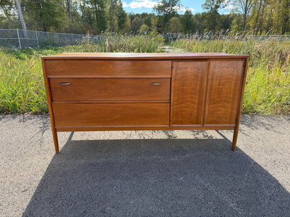 Drexel Parallel Series Dresser – Three Long Drawers with Right-Side Cabinet & Interior Drawers