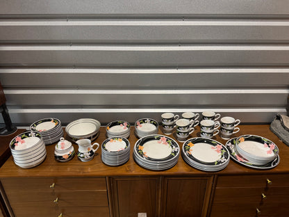 Black China Set – Sangostone Korea (Black/Gold Floral)