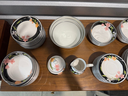 Black China Set – Sangostone Korea (Black/Gold Floral)