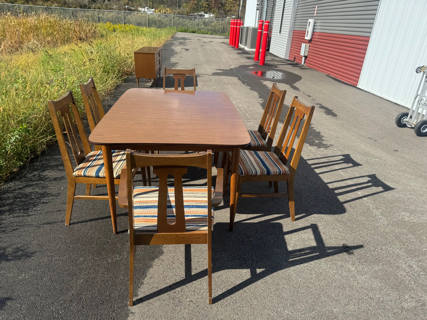 Bassett Formica Top Dining Table with Six Chairs – Midcentury Design