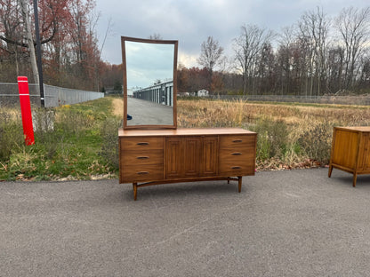 Broyhill Sculpta Series Lowboy Dresser with Mirror