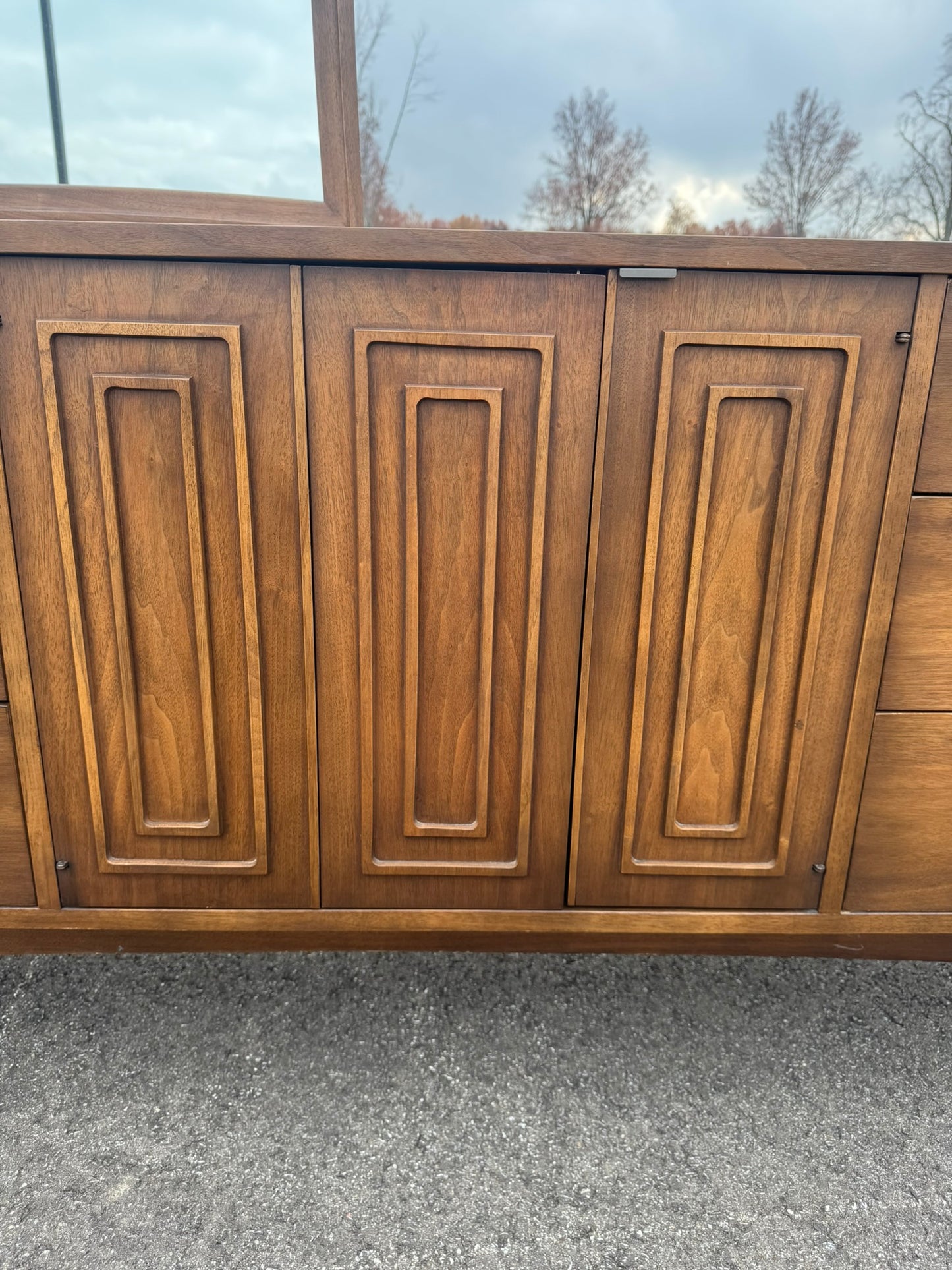 Broyhill Sculpta Series Lowboy Dresser with Mirror