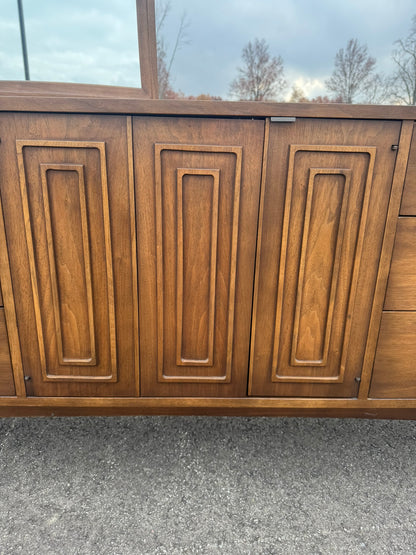 Broyhill Sculpta Series Lowboy Dresser with Mirror