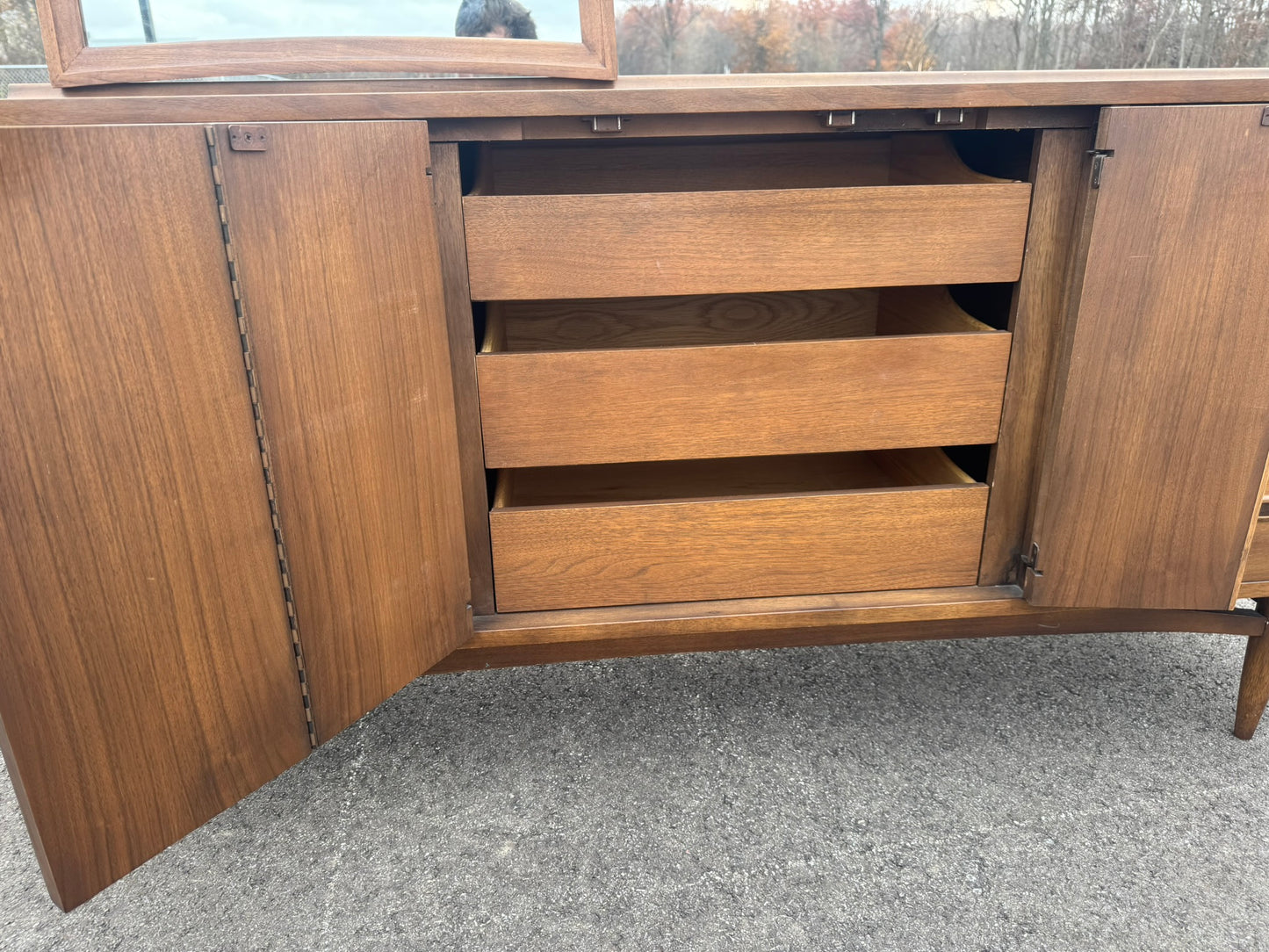 Broyhill Sculpta Series Lowboy Dresser with Mirror