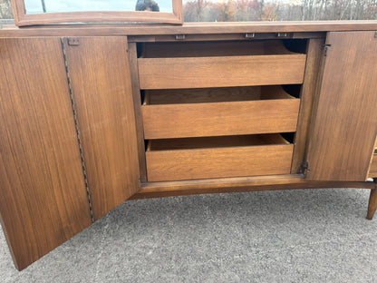 Broyhill Sculpta Series Lowboy Dresser with Mirror