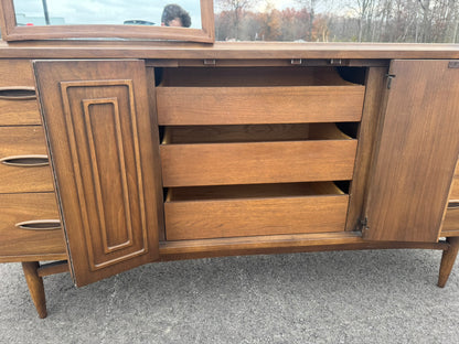 Broyhill Sculpta Series Lowboy Dresser with Mirror
