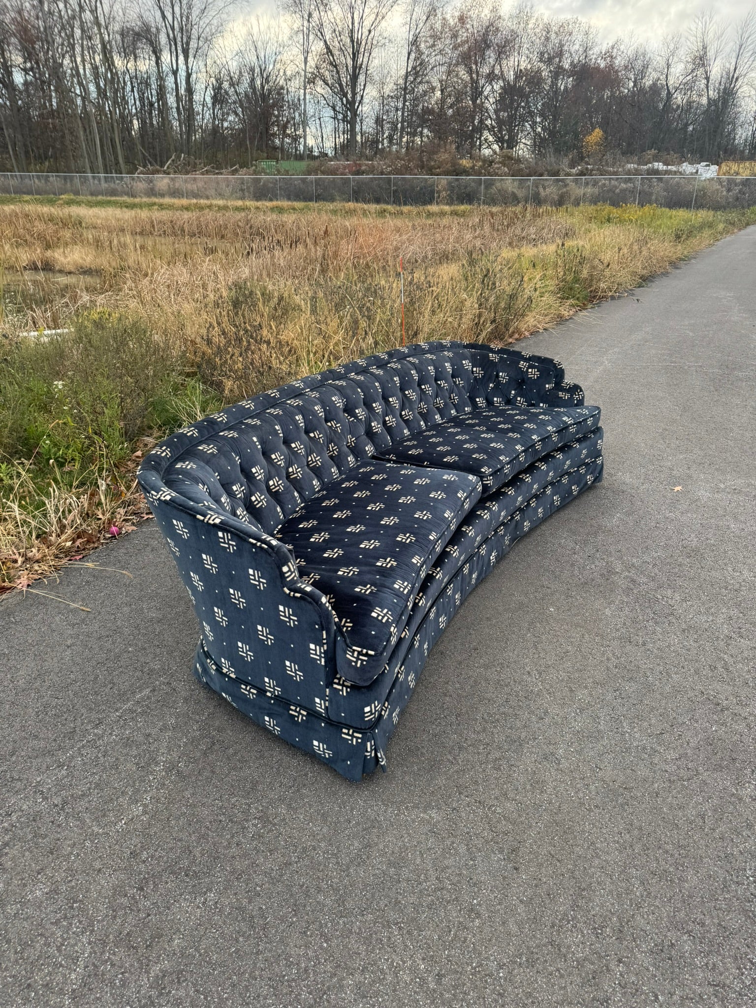 Curved Vintage Sofa – Excellent Upholstery