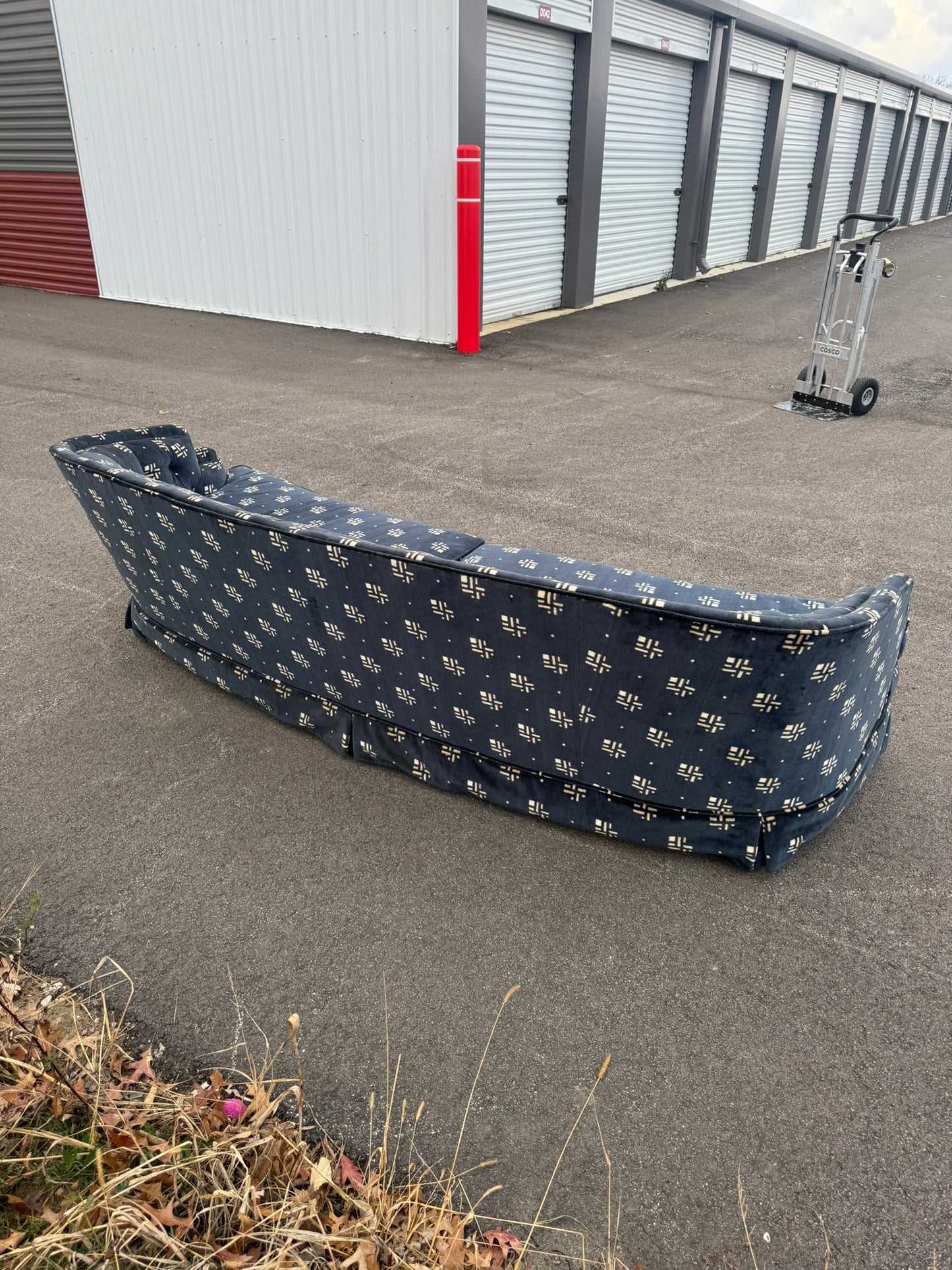 Curved Vintage Sofa – Excellent Upholstery