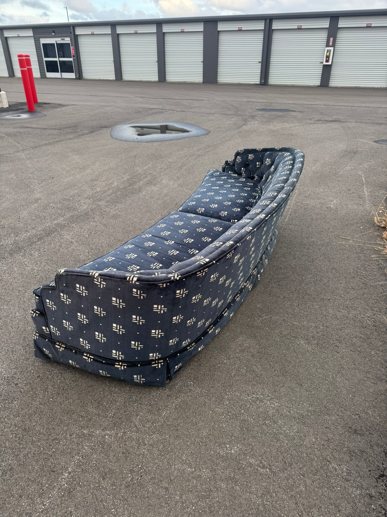 Curved Vintage Sofa – Excellent Upholstery