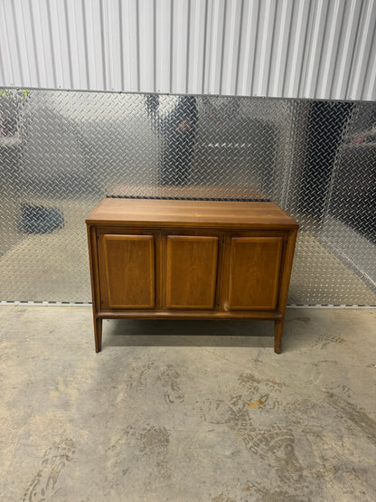 Broyhill “Forward 70” Two-Piece Hutch