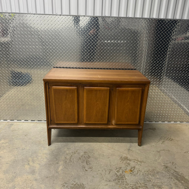 Broyhill “Forward 70” Two-Piece Hutch