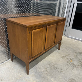 Broyhill “Forward 70” Two-Piece Hutch