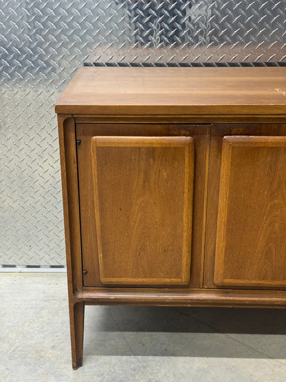 Broyhill “Forward 70” Two-Piece Hutch