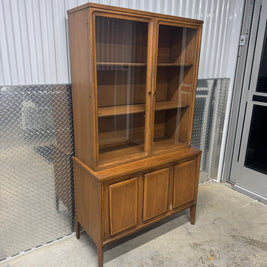 Broyhill “Forward 70” Two-Piece Hutch