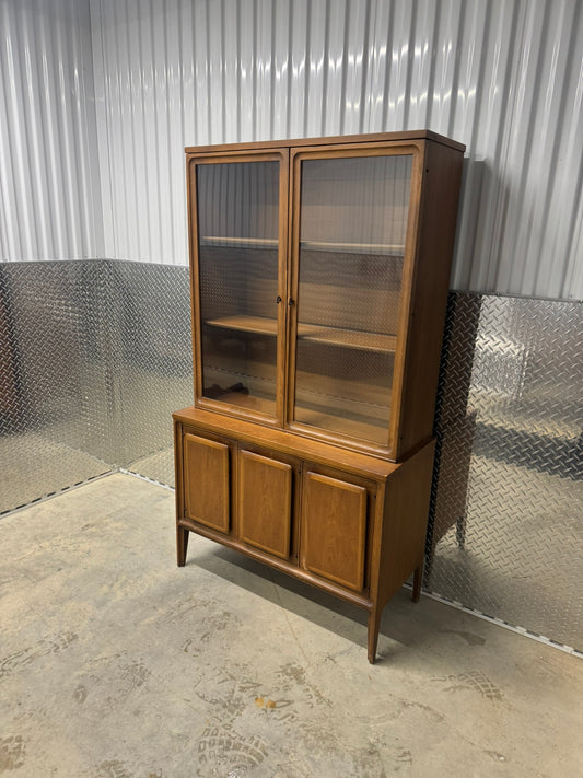 Broyhill “Forward 70” Two-Piece Hutch