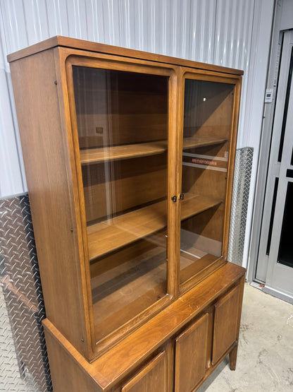 Broyhill “Forward 70” Two-Piece Hutch