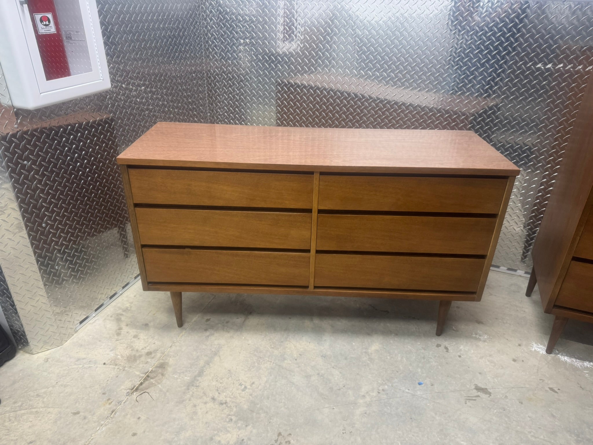 Bassett Six-Drawer Lowboy with Mirror