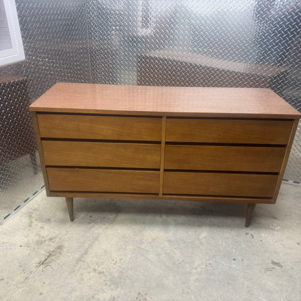 Bassett Six-Drawer Lowboy with Mirror