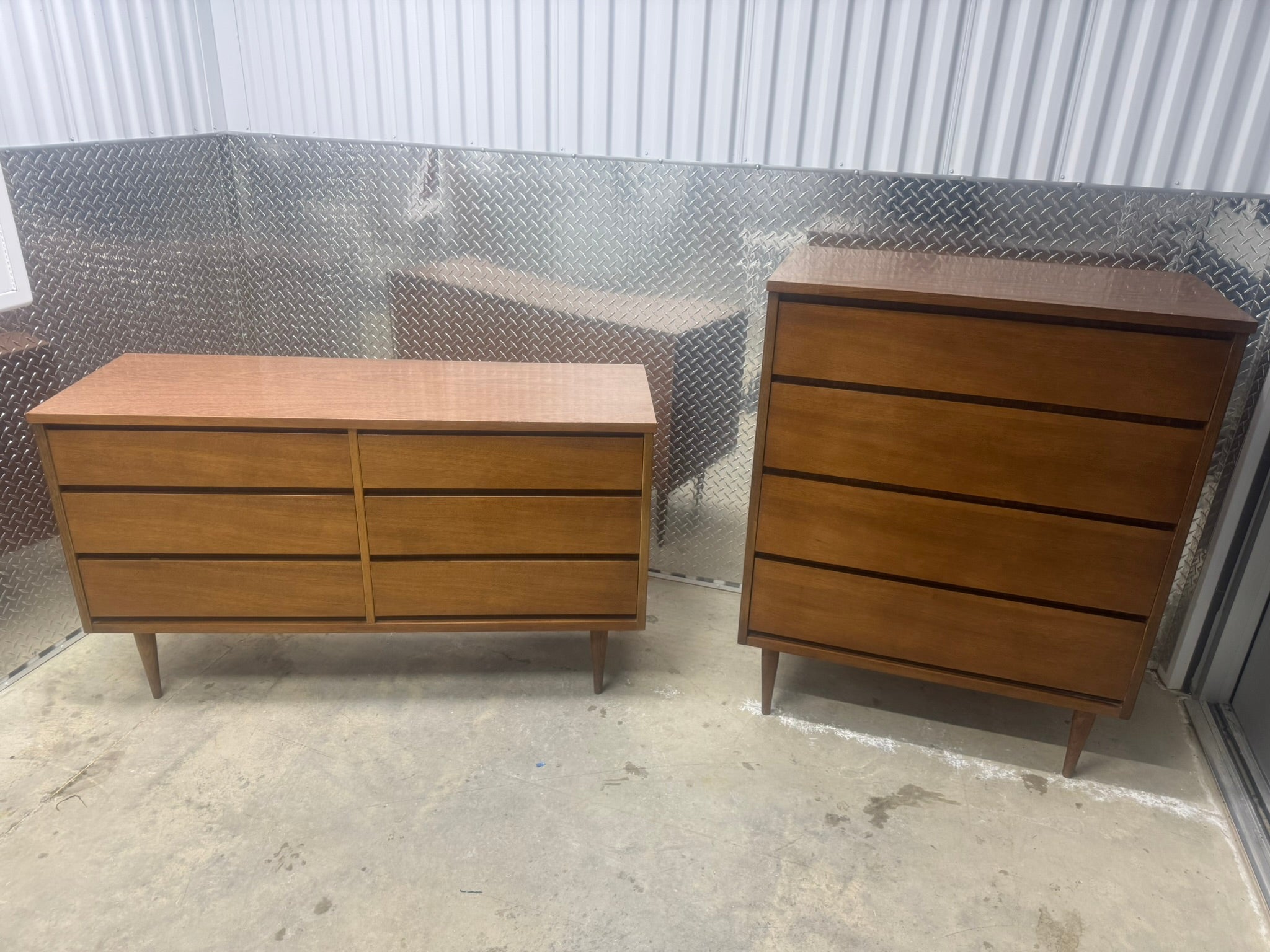 Bassett Six-Drawer Lowboy with Mirror